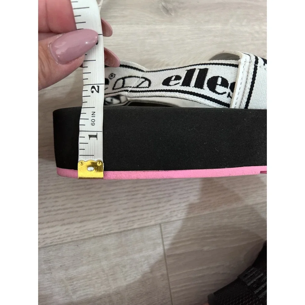 Ellesse giglio text